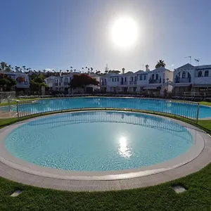 https://bungalows-campo-internacional-maspalomas.maspalomashotels.com